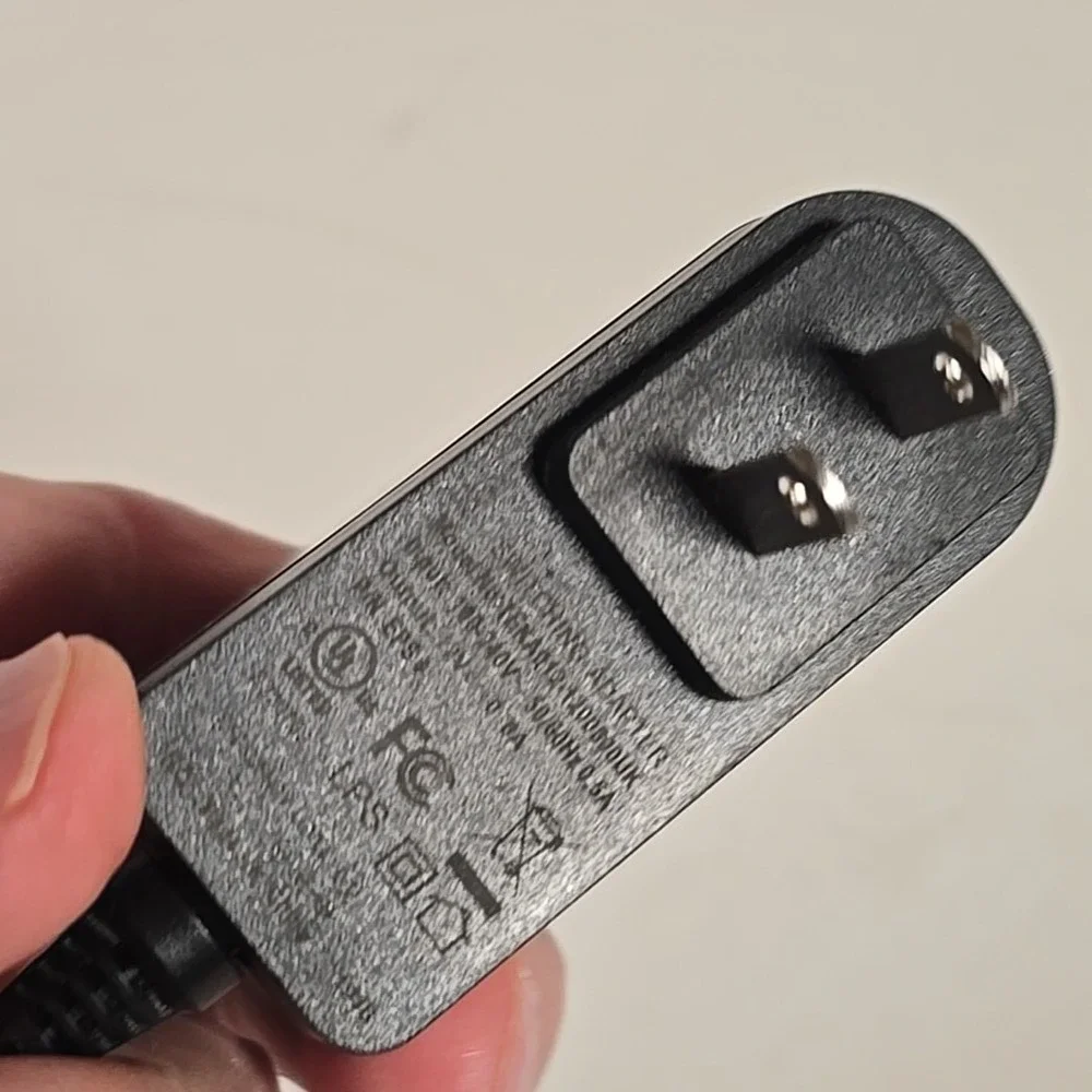 Switching Adapter Model‎ TEKA012-1200800UK 12V 0.8A